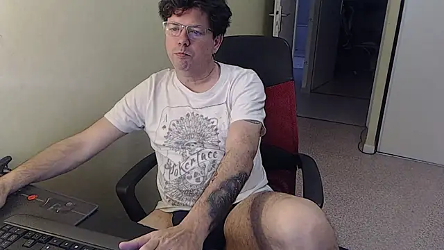 blueandwhite1 online show from 03-14-26, 08:42