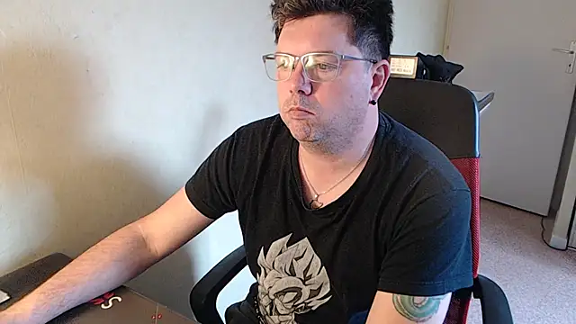 Snapshot of blueandwhite1 chatting on 01-29-25, 02:32 blueandwhite1 online show from 01-29-25, 02:32