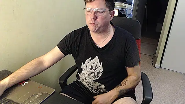 Snapshot of blueandwhite1 chatting on 02-07-25, 03:52 blueandwhite1 online show from 02-07-25, 03:52