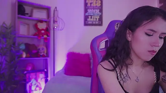 Snapshot of _chloe_moons_ chatting on 02-03-26, 07:41 chloe moons online show from 02-03-26, 07:41