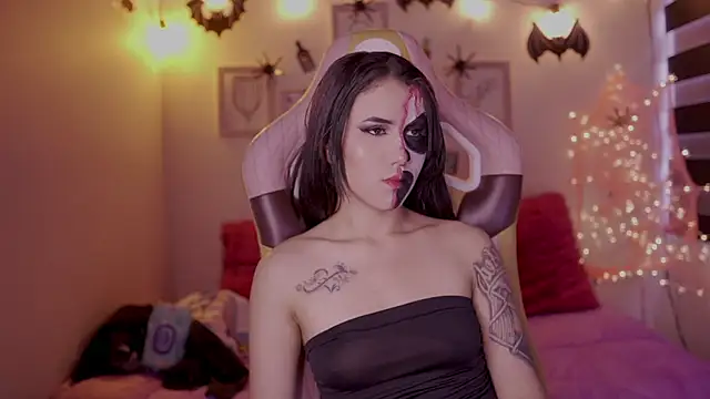  chloe moons  online show from 10-15-25, 09:23