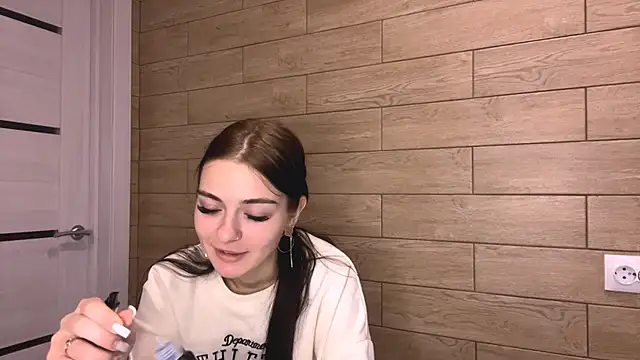 TianaWidell online show from 12-21-25, 11:56