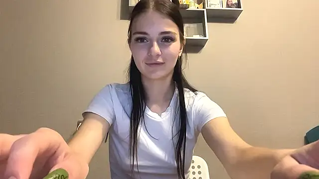 TianaWidell online show from 09-18-25, 01:03