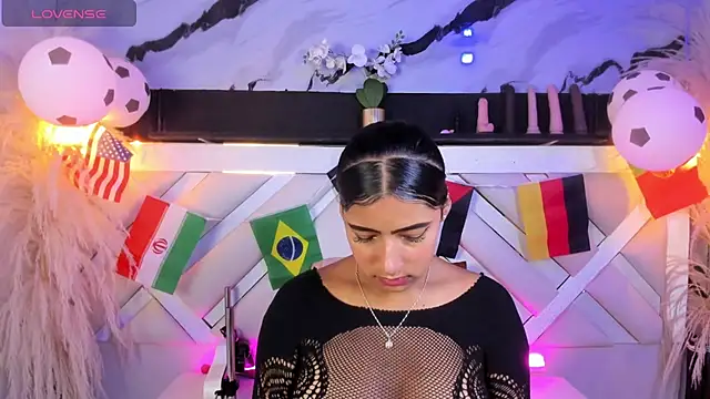 Zoe-Johnson  online show from 06-18-26, 10:26