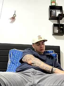 Jaguer2213 online show from 09-26-25, 02:40