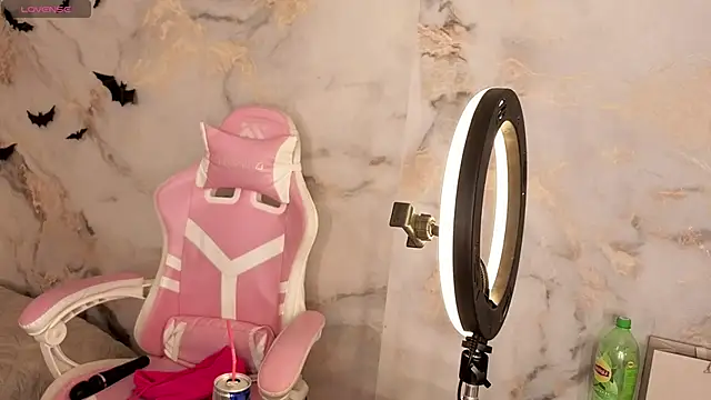 Crystal-Nuts online show from 11-01-25, 01:23