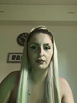 Sexy Bulgarian woman online show from 09-22-25, 07:47