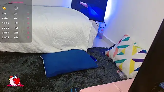 Snapshot of Kayla21_ chatting on 12-20-25, 02:31 Kayla21 online show from 12-20-25, 02:31