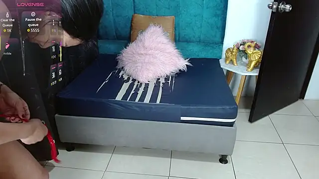 Sara f W online show from 01-12-26, 11:53