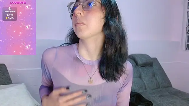 AnnieSparkle online show from 10-31-25, 02:08