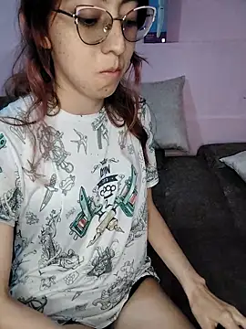 AnnieSparkle online show from 10-18-25, 03:41