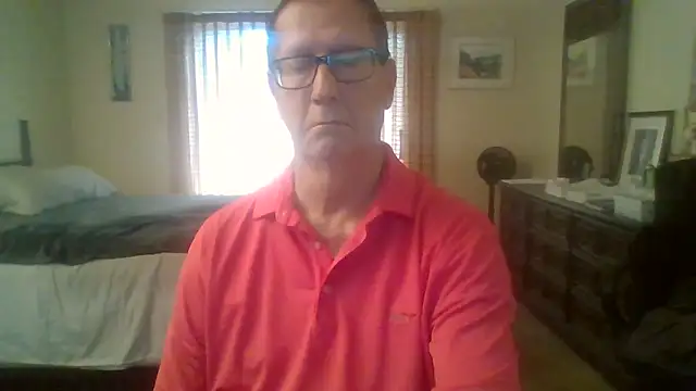 Snapshot of camminmichaellll chatting on 09-10-25, 05:01 camminmichaellll online show from 09-10-25, 05:01