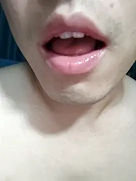 Snapshot of nnnnnan9527 chatting on 09-12-25, 05:02 nnnnnan9527 online show from 09-12-25, 05:02