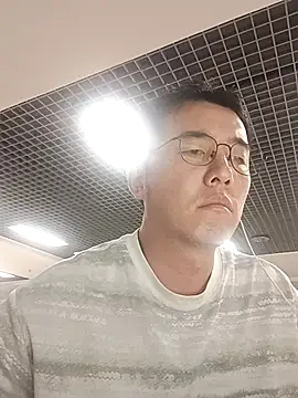 Snapshot of nnnnnan9527 chatting on 09-29-25, 07:04 nnnnnan9527 online show from 09-29-25, 07:04