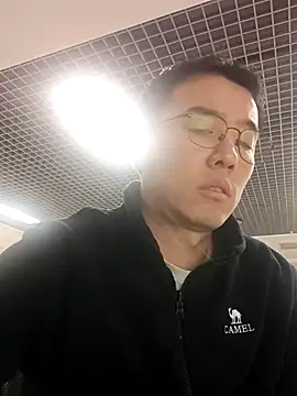 Snapshot of nnnnnan9527 chatting on 10-14-25, 03:18 nnnnnan9527 online show from 10-14-25, 03:18