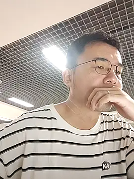 Snapshot of nnnnnan9527 chatting on 09-10-25, 02:21 nnnnnan9527 online show from 09-10-25, 02:21