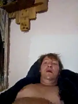 Snapshot of justeadeux chatting on 02-26-26, 07:08 justeadeux online show from 02-26-26, 07:08