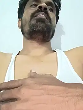 Snapshot of Mr_xxx007@xh chatting on 09-14-25, 05:35 Mr xxx007xh online show from 09-14-25, 05:35