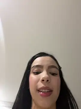 Snapshot of valentinagomez17 chatting on 02-21-26, 06:37 valentinagomez17 online show from 02-21-26, 06:37