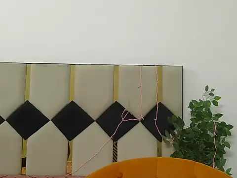 Its-ishikaa online show from 10-25-25, 04:22