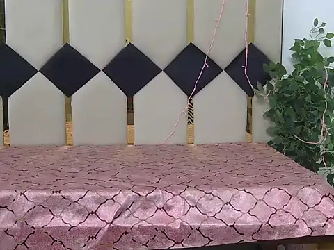 Its-ishikaa online show from 10-29-25, 03:49