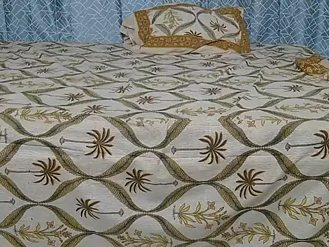 Its-ishikaa online show from 09-24-25, 04:19