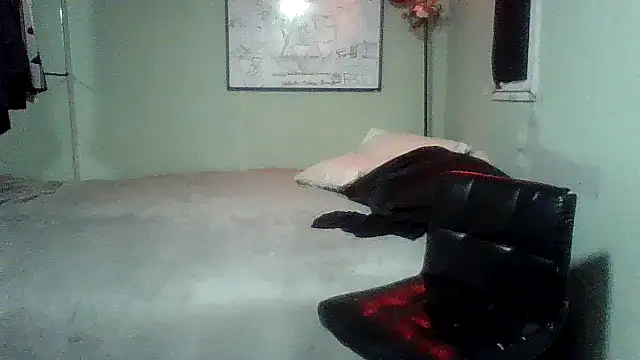 Snapshot of B3toBaby chatting on 05-02-26, 02:39 B3toBaby online show from 05-02-26, 02:39