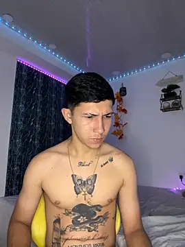 Snapshot of Alejandro_BigCock22 chatting on 09-12-25, 03:06 Alejandro BigCock22 online show from 09-12-25, 03:06