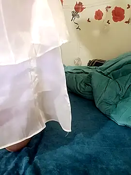 Onni 19 online show from 11-23-25, 06:29