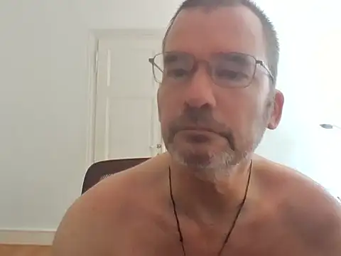 Snapshot of stallionrider88 chatting on 06-10-26, 10:38 stallionrider88 online show from 06-10-26, 10:38