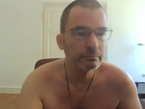 Snapshot of stallionrider88 chatting on 05-25-26, 01:32 stallionrider88 online show from 05-25-26, 01:32