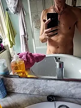 Snapshot of Ericketaurore chatting on 09-16-25, 09:43 Ericketaurore online show from 09-16-25, 09:43