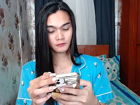 Snapshot of lady_in_moon chatting on 10-16-25, 06:10 lady in moon online show from 10-16-25, 06:10