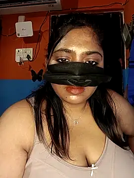 Snapshot of tamilrohini chatting on 11-08-25, 02:04 tamilrohini online show from 11-08-25, 02:04