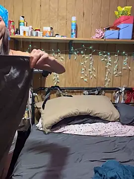 Kacinichole online show from 10-03-25, 05:58