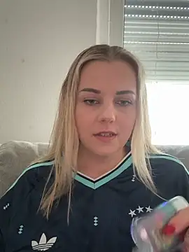 ItsLxsa online show from 07-19-26, 07:10