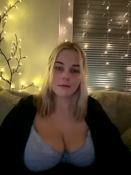 ItsLxsa online show from 11-22-25, 10:08