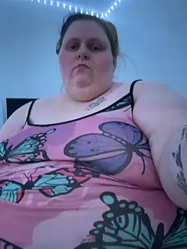 Snapshot of bigmamavirgo01 chatting on 10-10-25, 03:02 bigmamavirgo01 online show from 10-10-25, 03:02