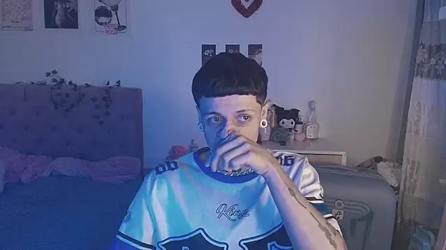 Snapshot of 2cyboy_ chatting on 09-14-25, 09:15 2cyboy online show from 09-14-25, 09:15