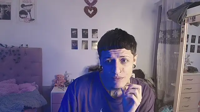 Snapshot of 2cyboy_ chatting on 09-22-25, 08:37 2cyboy online show from 09-22-25, 08:37