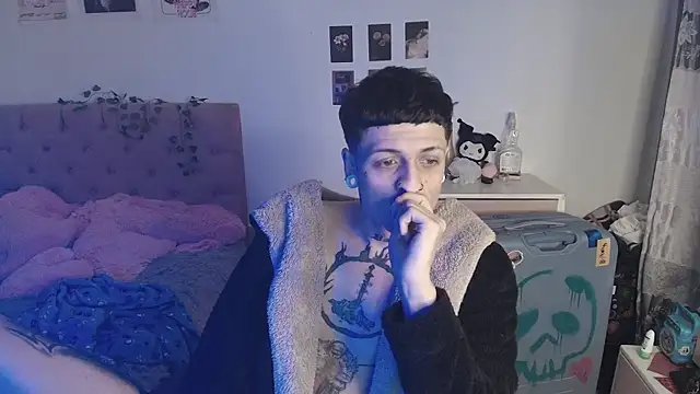 Snapshot of 2cyboy_ chatting on 09-12-25, 07:46 2cyboy online show from 09-12-25, 07:46