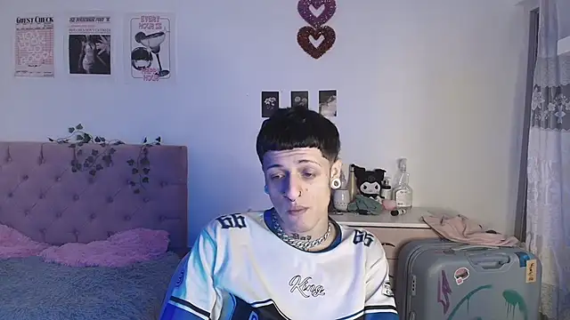 Snapshot of 2cyboy_ chatting on 09-15-25, 09:59 2cyboy online show from 09-15-25, 09:59