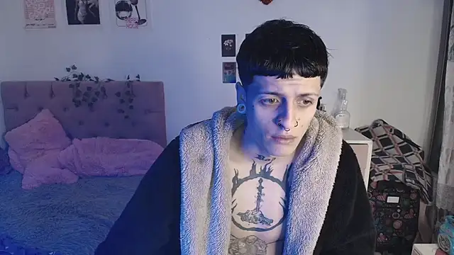 Snapshot of 2cyboy_ chatting on 09-17-25, 08:00 2cyboy online show from 09-17-25, 08:00