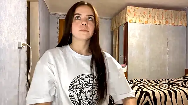 Lia rise online show from 09-13-25, 03:56