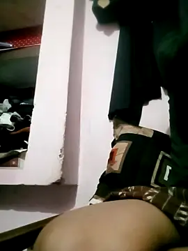 Snapshot of Hot_tin74 chatting on 11-19-25, 06:52 Hot tin74 online show from 11-19-25, 06:52