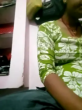 Snapshot of Hot_tin74 chatting on 12-01-25, 05:47 Hot tin74 online show from 12-01-25, 05:47