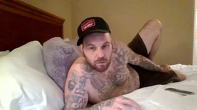 RaynLiz online show from 01-18-26, 01:58