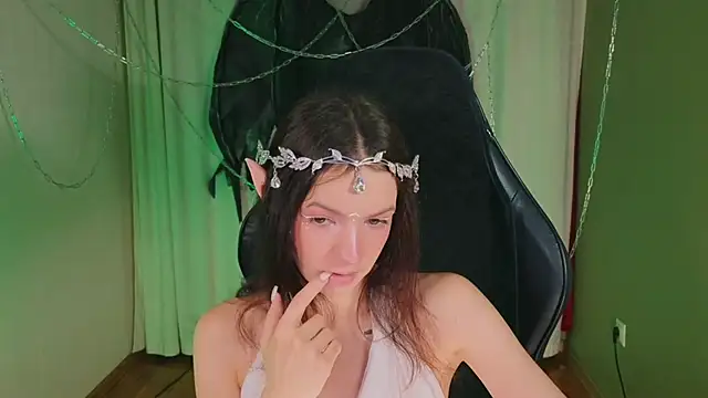 Loona Eclipse online show from 10-30-25, 08:50