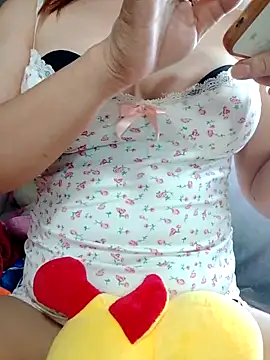 YuchengLy online show from 10-22-25, 02:33