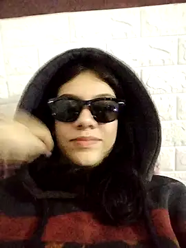 emmii cute online show from 10-23-25, 05:22